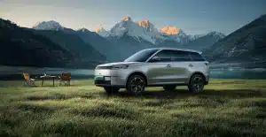 Jaecoo J5 EV SUV listrik tampak depan